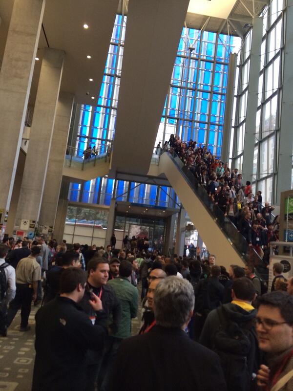 darren_shaw's tweet photo. People everywhere #sxsw http://t.co/xv5deLO4ij