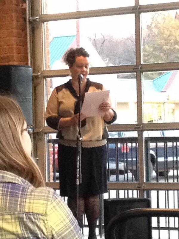UAFS_LangsComm's tweet photo. Shawna Mason reading at the Applause reading and silent auction at @INeedSweetBay http://t.co/zHUXg4KBEe