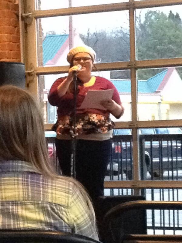 UAFS_LangsComm's tweet photo. @prettyrainyday reading her award winning Applause poem @INeedSweetBay @LionsEditor http://t.co/FLJj9kLLVF