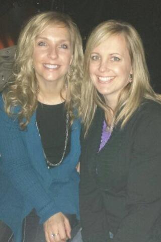 RichieBoy306's tweet photo. @kdsask &amp; @Hickk1 enjoying Chicago from a private box ({})™ #chicago #coupleofbeauties http://t.co/QQuVHriOcL