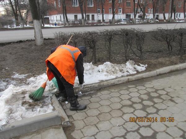 уборка "летучего мусора" по ул. Кирова
