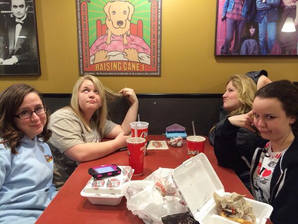 scarpati_robert's tweet photo. 4 ratchet girls= 1 BEAUTIFUL GIRL! @Blake_Beth21 http://t.co/fuSCs8VNYR