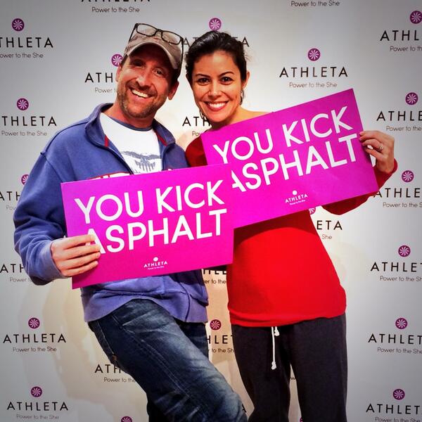caseydacanay's tweet photo. Hanging out with @Photomf16 @AthletaThirdSt #athletasm #athletalamarathon http://t.co/TclNt3AtO2