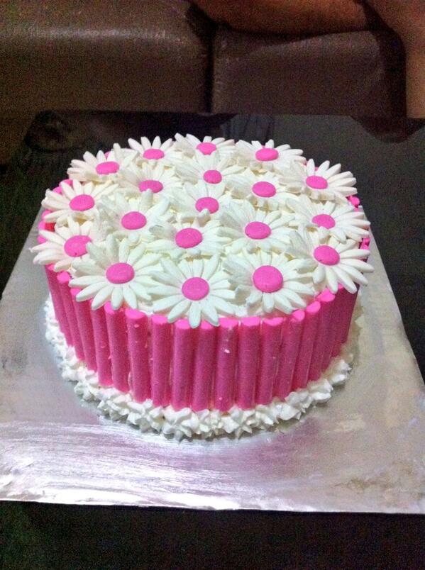 arista_abs's tweet photo. Open order wedding cake,tart,cupcake sms /wa 082339678828. @KediriIklan @KEDIRIkabupaten http://t.co/nBS47IQA4Z