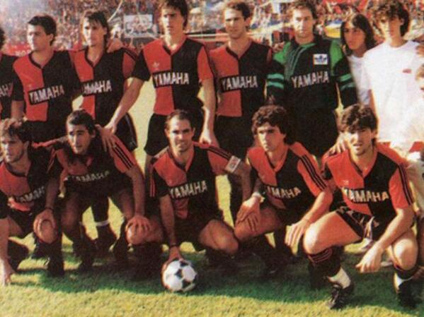 infoleprosa's tweet photo. Quiero brindar con profunda emoción por aquella tarde, por los pibes de Bielsa, por aquel verano del 92! #Orgullo http://t.co/2HRPaif20M