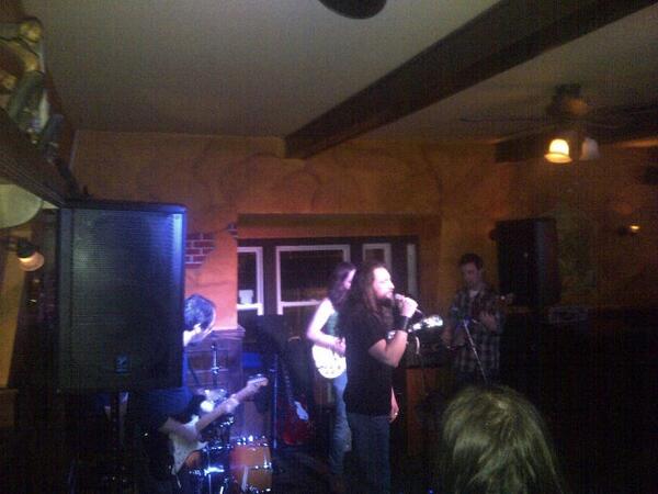 Southbarguy's tweet image. #serious #rockandroll being laid down by #analogsignal @GovernorsPub right now! On the Esplanade in #Sydney #gethere