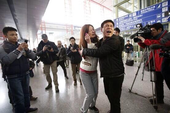 BiLfLxJCMAI5Fv5.jpg:large