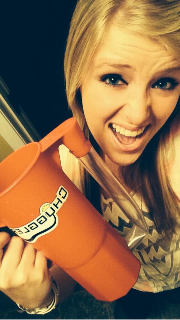 Tayybaybay10's tweet photo. Say hello to my partner in crime @PCBSBWeek3 @pcbmarch #chuggler http://t.co/qWFlKt7uCN