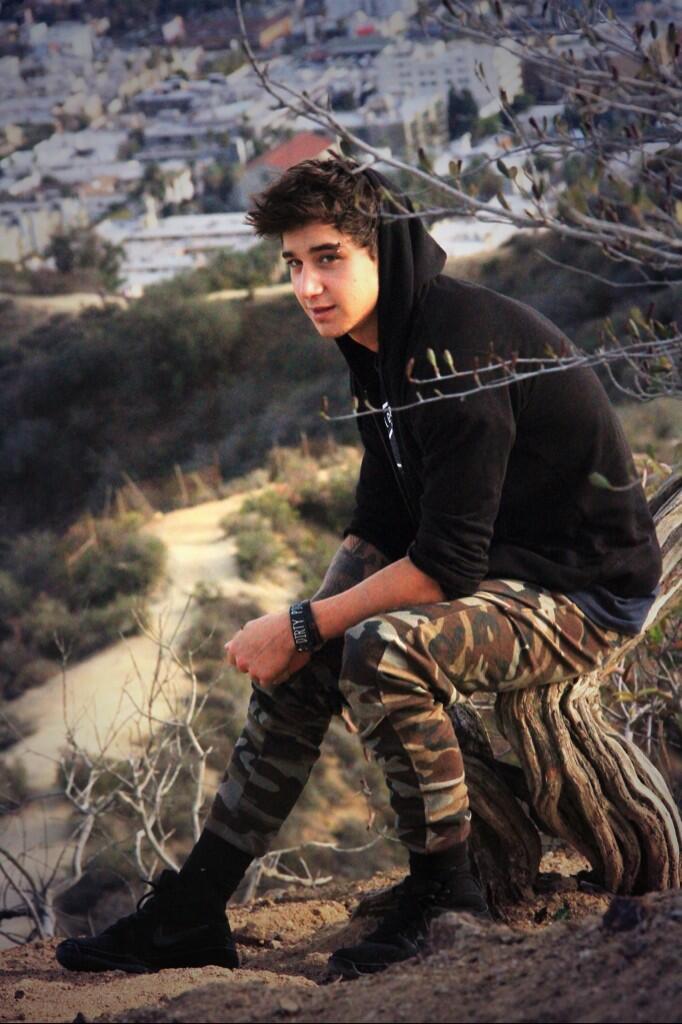 Jai Brooks on Twitter "chillin http//t.co/g72Sj0xwJ3"