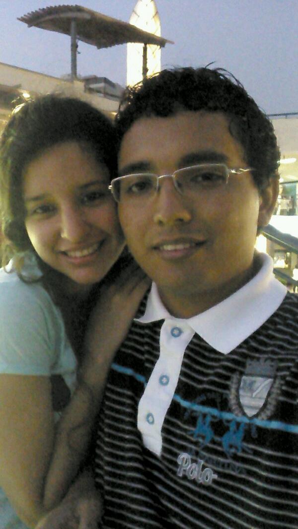 roberttoMB's tweet photo. Un día especial.. #FelizDiaDeLaMujer http://t.co/SFKCwV4C05