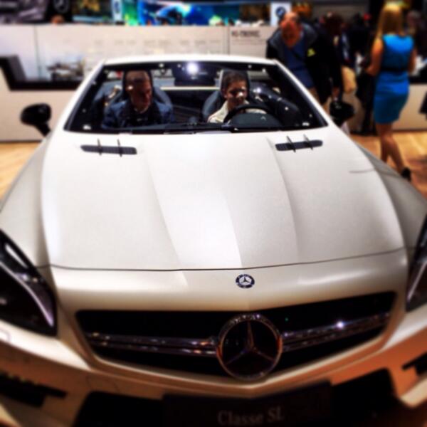 JasonvandeW's tweet photo. Sl63 amg met @jeffreyVhout http://t.co/LeYJJgNA8B
