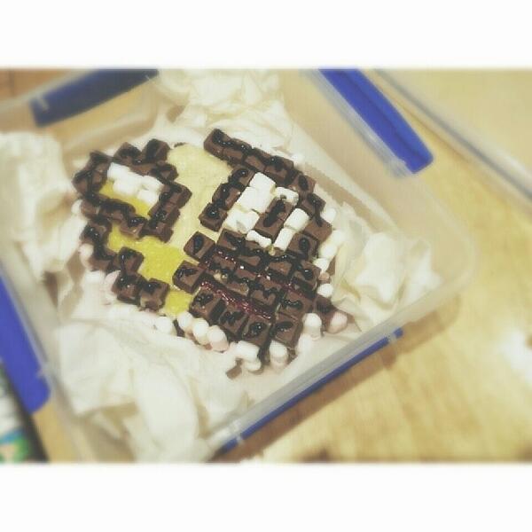 FIappyBirdFans's tweet image. ⓒ Happy Birthday Maddy :) #flappybirdcake #flappybird #mucheffort #itried...