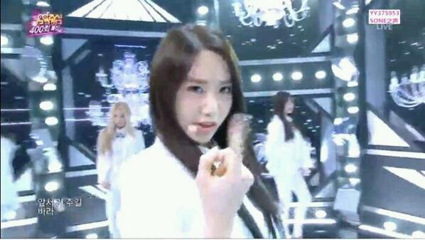 mystarmyangel's tweet photo. YoonA white suit black long hair ♡ #소녀시대미스터미스터 http://t.co/HH7EVxFKhL