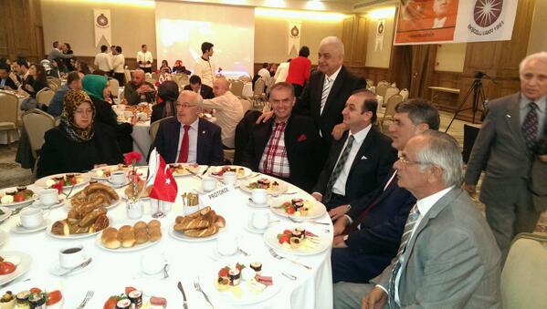 AhmettPoyraz's tweet photo. Ekşioğlu Vakfının 8 Mart Dünya Kadınlar Günü münasebetiyle düzenlediği kahvaltıdayız. http://t.co/GwVxJbD510