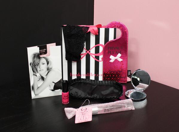 WIN! Retweet, and have a chance to win this Hunkemöller goodiebag!!! Happy international women's day, ladies!!! Love