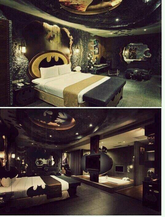 megacribs's tweet photo. Batman hotel room , thaiwan. #batman http://t.co/HPo061Fn69