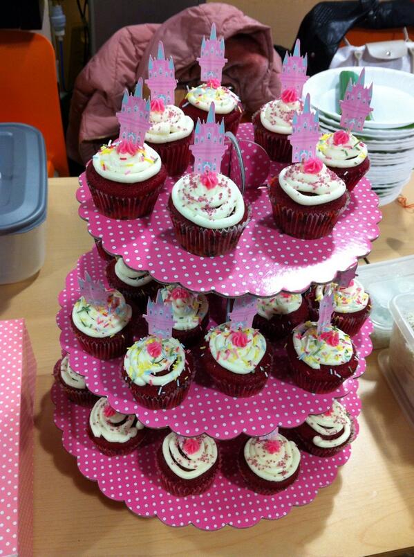 kusmaonline's tweet image. Here are the cupcakes!! 😍😍😍

#ksm #homelessproject