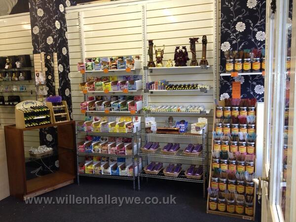 WillenhallAyWe's tweet photo. C'mon down @crazywicks is now open! http://t.co/4ukpyqAM3x