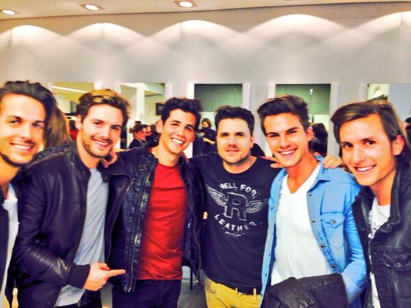 franklinrivero's tweet photo. Gran Encuentro en Maravilloso Concierto @_danielmartin_ @dvicioficial @gonzalolopezcam @Portu_tv @AnaGome58186960 http://t.co/lSSLY5Jo1x