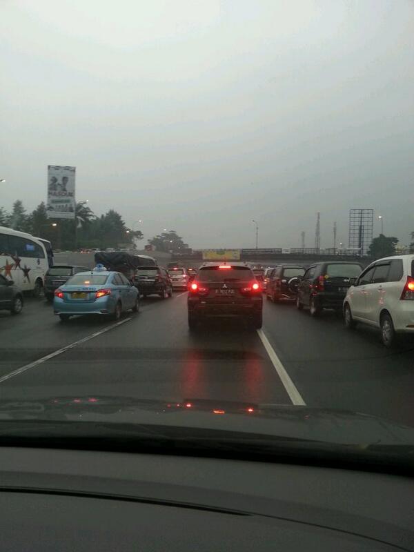 iffanz's tweet photo. Macett tgl muda http://t.co/tcWRjpuQ1z