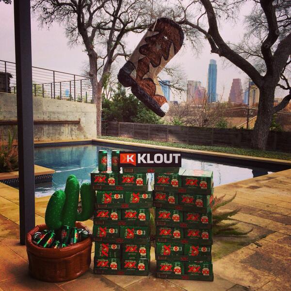 LuisICrespo's tweet image. @Susanacc @IJ_RINCON me invito el Sr. K "@klout: We’re ready for our annual Klout Krib party in Austin! #KloutSXSW http://t.co/tuHUPqeLSr"