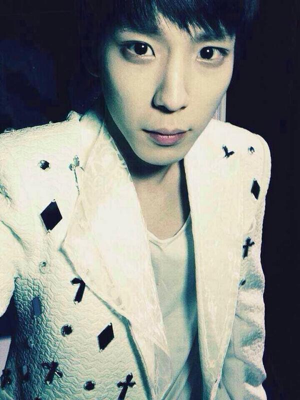 himhim_bot's tweet photo. ☆★☆
사랑해, I love you, 愛してる, 我爱你. 난 언제나 여기 있어요. 
https://t.co/6CiGfOBKDj