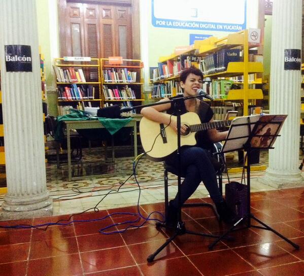 radiaccion's tweet photo. @GinaOsorno en las en las Jornadas @Ellas_Crean 2014 http://t.co/6SEGEl0s8i