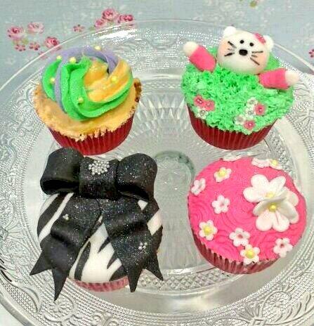 AsuncionBerne's tweet photo. @alma_cupcakes  q t parecen mis primeros cupcakes? http://t.co/1c57kIwmI9