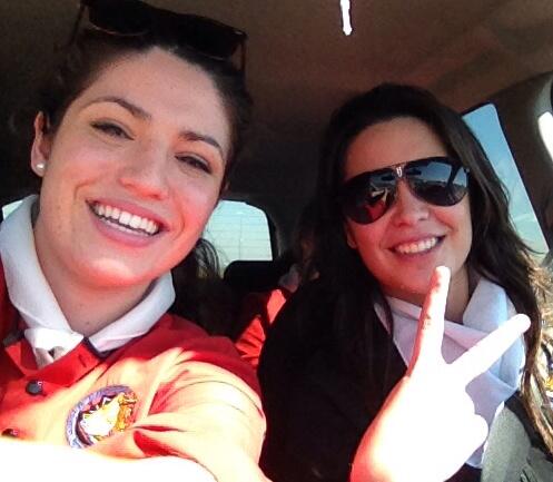esbueva15's tweet photo. Camino a Paterna mientras unos duermen nosotras.... @nuriamartmart http://t.co/SGkdcGZpyV