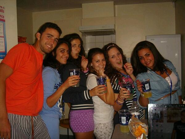 reyesgarde's tweet photo. Ver estas fotos y echar de menos a mis londinenses!! :-( @Pajares13 @anatd94 @martazalamea http://t.co/IynRmIsKJu