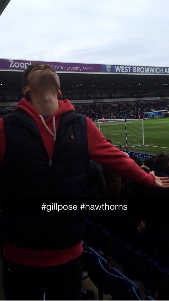 daveylar's tweet photo. @AlexGill10 gill pose at the hawthorns #mufc #awaydays http://t.co/exXYOw7qx3