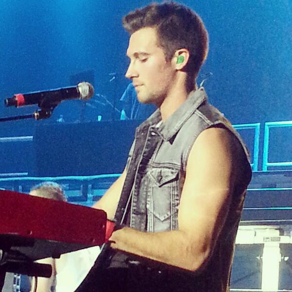luvscalebmorley's tweet photo. @bigtimerush From Houston, Bayou Music Center, 2-8-14 @jamesmaslow #BTRtour2014 #BigTimePicture http://t.co/ye350yThMC