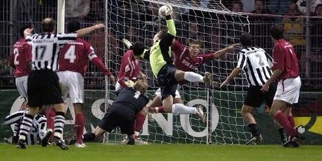 BWA_1903's tweet photo. RT voor Piecke! HELD! #azHER http://t.co/6zmTATZDre