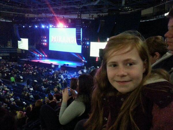 sarahttweets's tweet photo. Waiting for Miranda... such fun hopefully!  Xx http://t.co/nOZfNeg9Zt