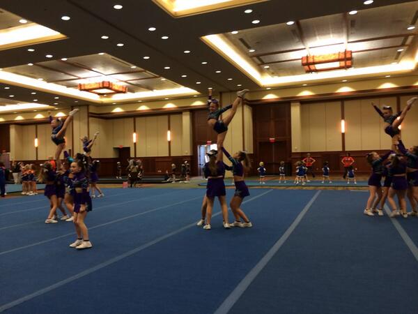 JAallstarcheer's tweet image. Youth are ready to compete @EncoreChamps !  #letsgojags #rockthatmat