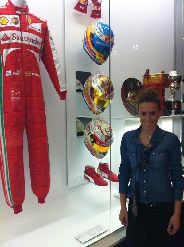 marysl84's tweet photo. @alo_oficial Los cascos más bonitos y gran significado!! Espectacular la colección! http://t.co/i1WOmt0Hhb