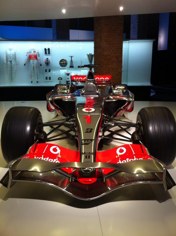 marysl84's tweet photo. @alo_oficial La "otra" joya de la familia real británica...es precioso. Gran colección!!!! http://t.co/TFmZVIFkum