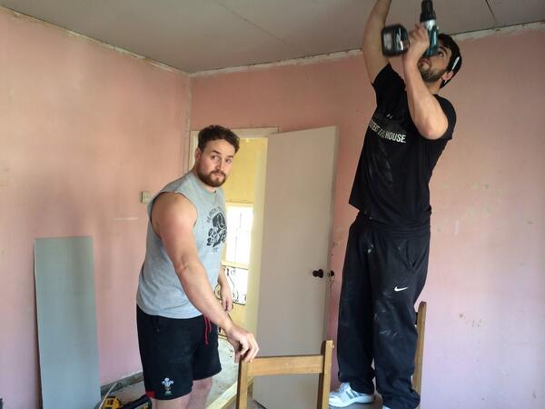 Levijenks's tweet photo. Cowboy builders like @scottbaldwin2 @Stokes_666 http://t.co/hwoEfpXUT6