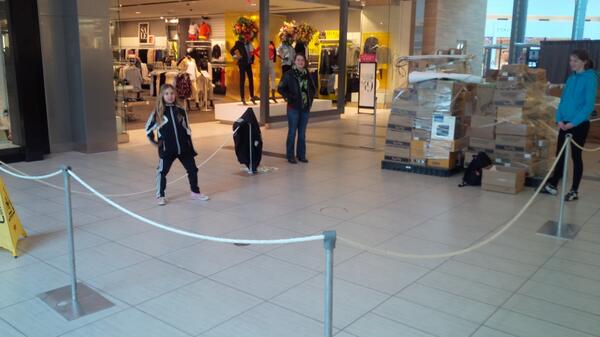 Start of the Canstruction Build at Conestoga Mall