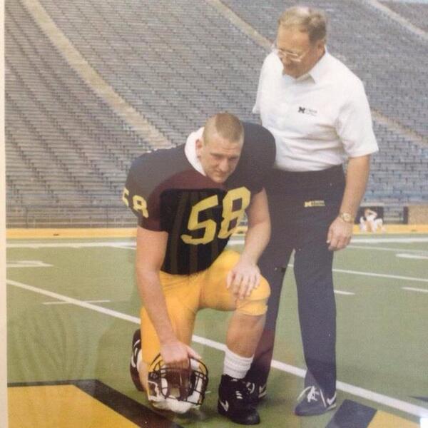 ATBFootball's tweet photo. Coach Smykowski with Bo Schembechler at U of M Picture Day. I think he ran to the power tower  after the picture. http://t.co/wlhkIBhCuu