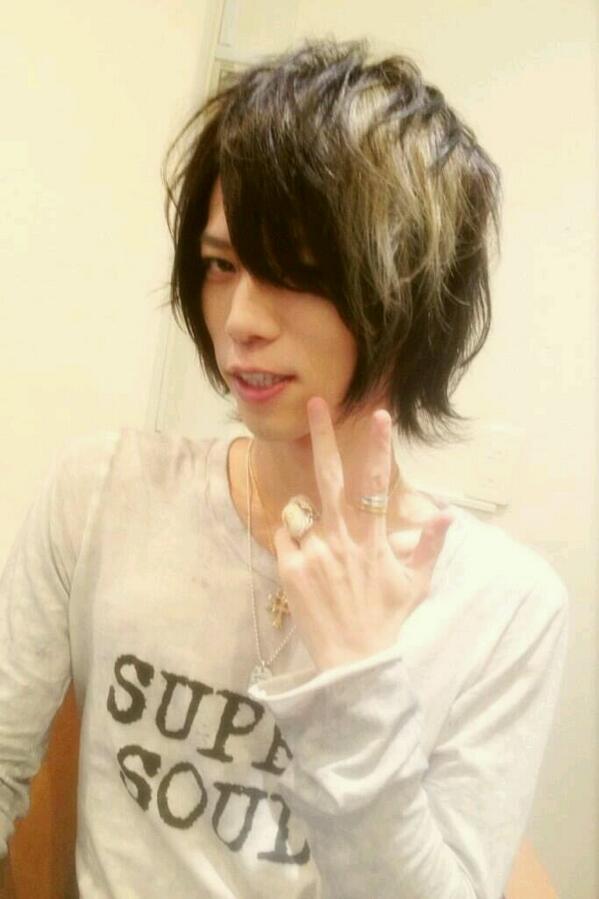 pikanico's tweet photo. #けったんがみーちゃんへの誕生日プレゼントに雪を用意したと聞いて #けったんがイベントだけでは祝い足りずみちゃ誕祝いに雪降らすと聞いて #るーふぁん #みーちゃん
おめでとおおおお！！！！！ http://t.co/DyHr3LMZO8