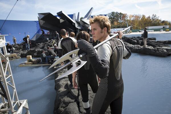 HungerGamesPhil's tweet image. New #FinnickOdair behind-the-scenes still from #CatchingFire cinemablend.com/new/Our-4-Excl…