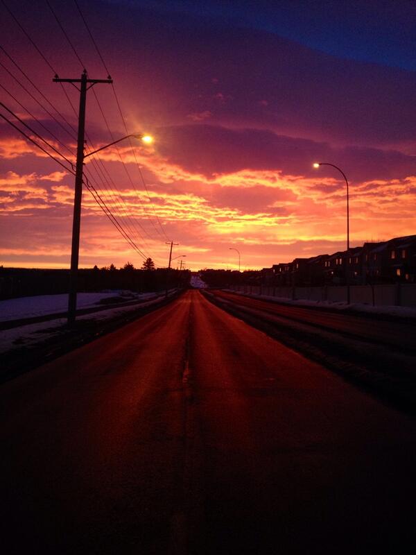Studio_Rentals's tweet photo. Beautiful #sunrise this morning in #yyc #calgary bring on spring. http://t.co/gC4DqFMx3J