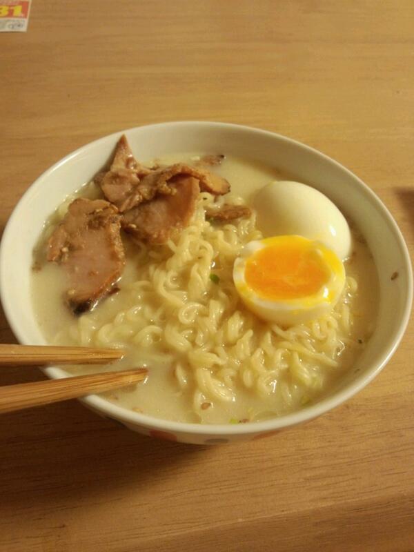 s_rootfive's tweet photo. やっぱ九州人はうまかっちゃんだろ！
ってこと��、九州住みはrt！ http://t.co/zLRxk84mA3