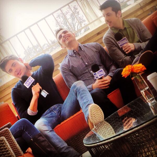 Nothing better than a little @NeighborsMovie in the morning. #SXSW Press with #DaveFranco and @mintzplasse! - #TeamZE