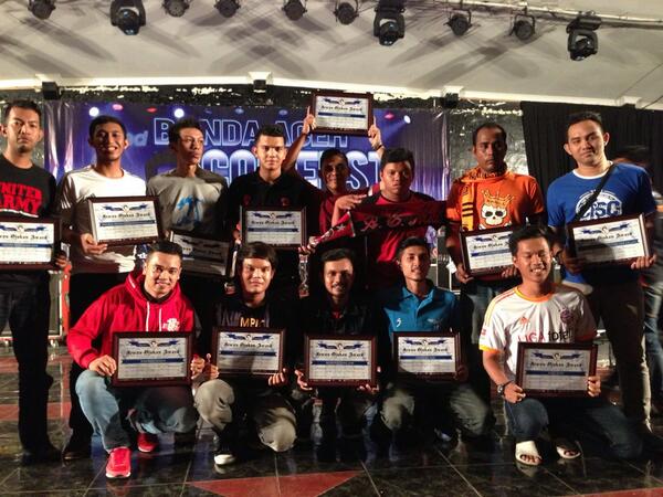 Photo bareng bersama fansclub yg mendapatkan Awards <a href="/IrwanDjohan/">Irwan Djohan</a>