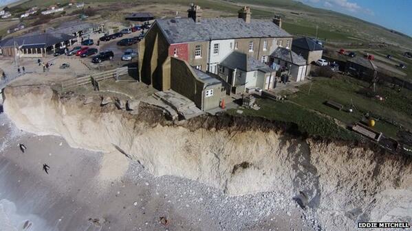 BBCNews's tweet photo. Cliff collapse at Birling Gap, East Sussex, prompts warning to visitors to keep safe distance http://t.co/KVOyJcTBCq http://t.co/xEzMBIdxCZ