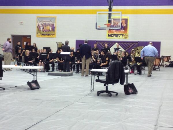 JApostol3's tweet image. 7th grade band learning from judges at #cubfest 2014!