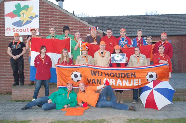 Groepsfoto <a href="/iscoutgame/">iScout</a>, NL bevalt prima! Volg ons ook op Facebook: facebook.com/SJDA.Uden #iScout14