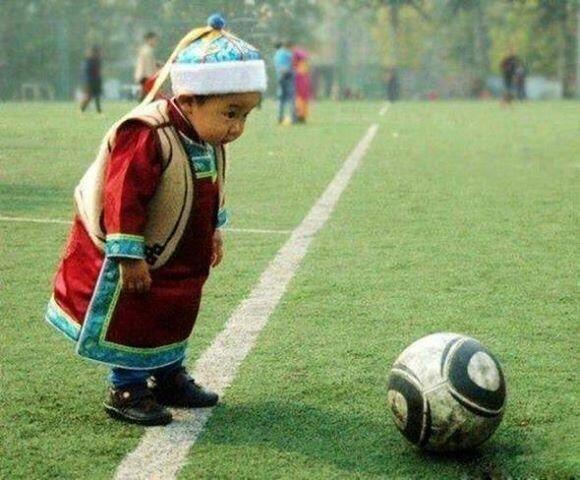 World_of_Faces's tweet photo. Huge little cute passion!

#soccer

#cute http://t.co/DxaRAPuSlS